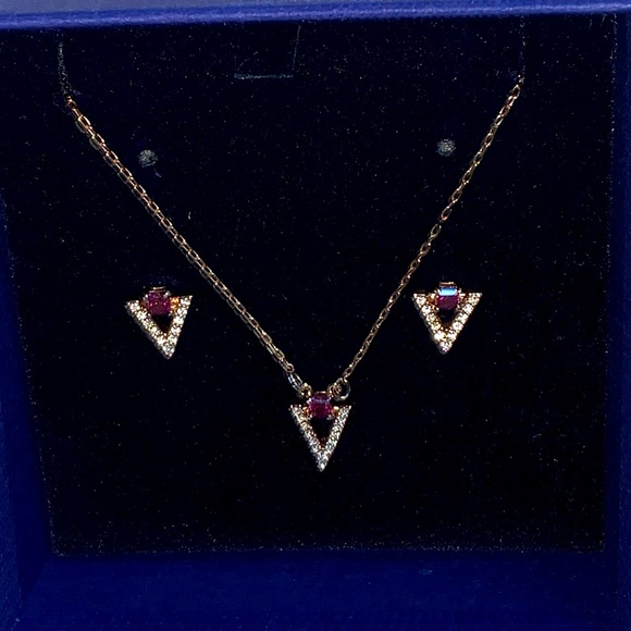 Swarovski Crystals Gold 2 Piece Set Earrings & Necklace - Picture 9 of 15